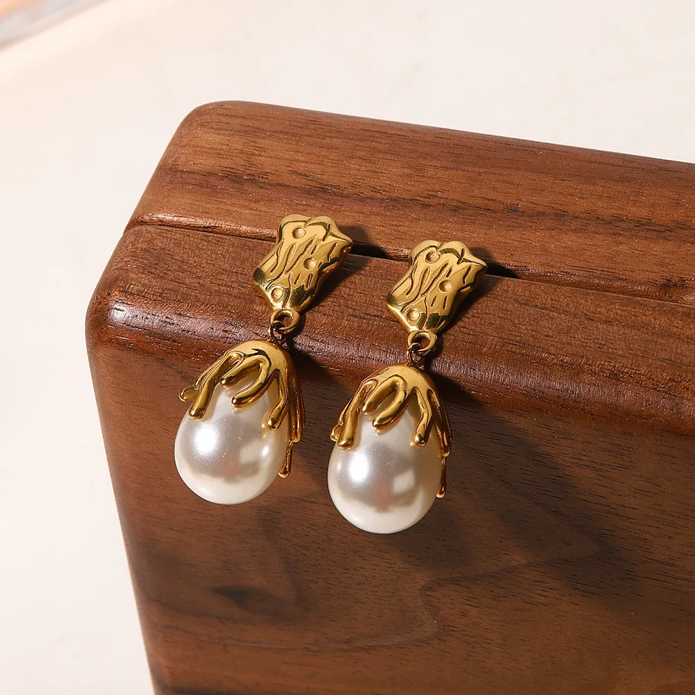 18k Blooming Pearl Necklace and Earrings