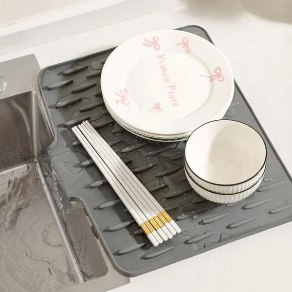 💥No-Spill Silicone Worktop Saver – Heat-Resistant & Non-Slip Mat for Drip-Free Drying