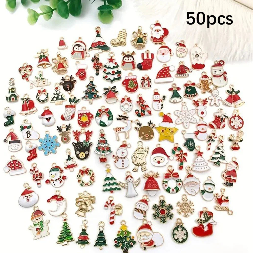 Randomly 30/50 pieces of mixed color Christmas style patterned enamel alloy small pendant jewelry making accessories DIY access